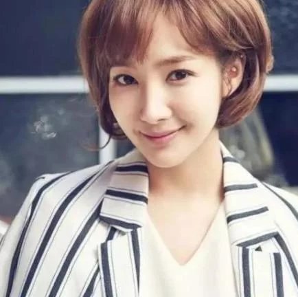 6位女星坦然承认整容,戚薇其一,第六位多次整