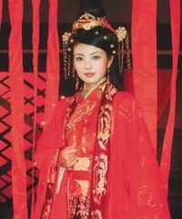 吕后搞不定的邻国,此皇帝分分钟摆平,邻国送太