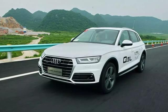 宝马X3和奔驰GLC都是全时四驱,奥迪Q5L配适