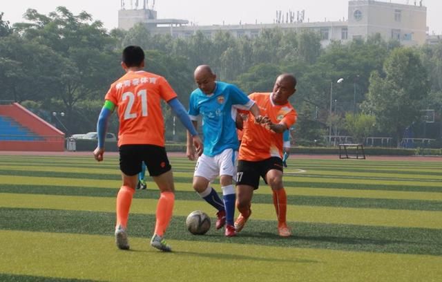 鲁能泰山杯泰安甲级组,公交公司赢球升榜首,东