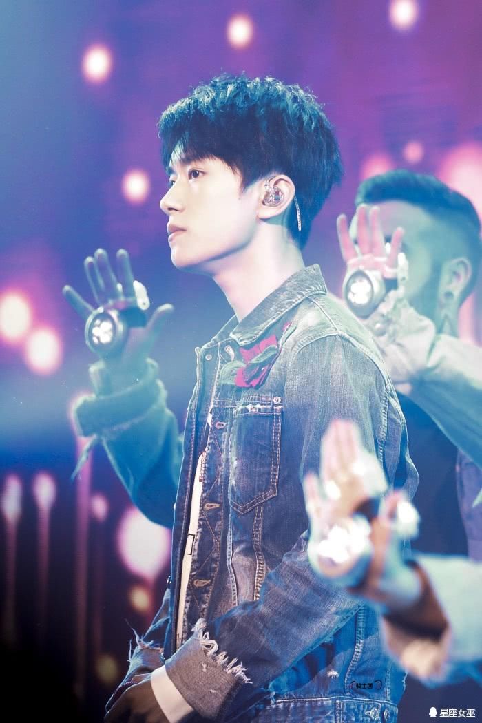 射手座的易烊千玺,和什么星座女最配?