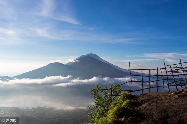 此国这是怎么了?境内中国游客数量锐减75%,多