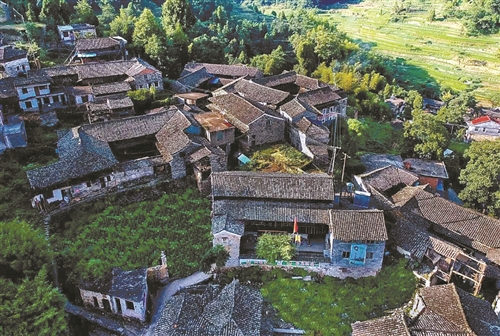 三合有个小山村 一夜之间成网红