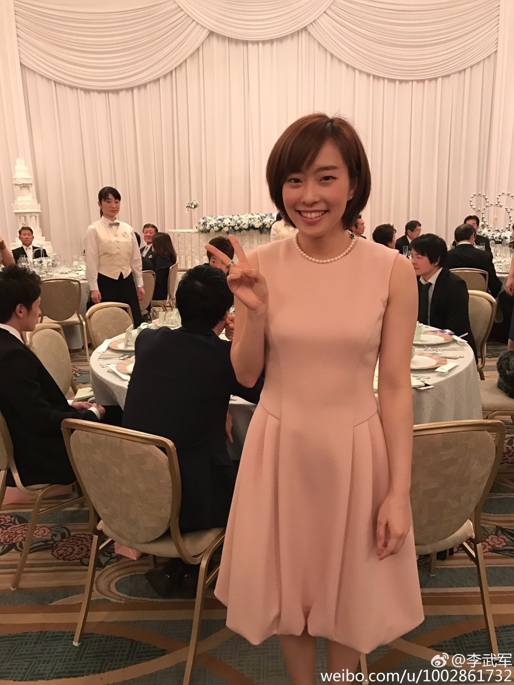 满满少女心!福原爱日本迪士尼婚礼现场曝光