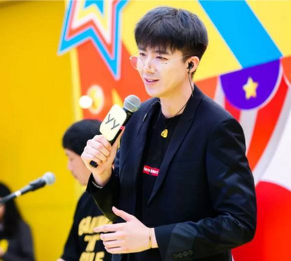 《摩登兄弟》刘宇宁家境,谁能想到宁哥中专学