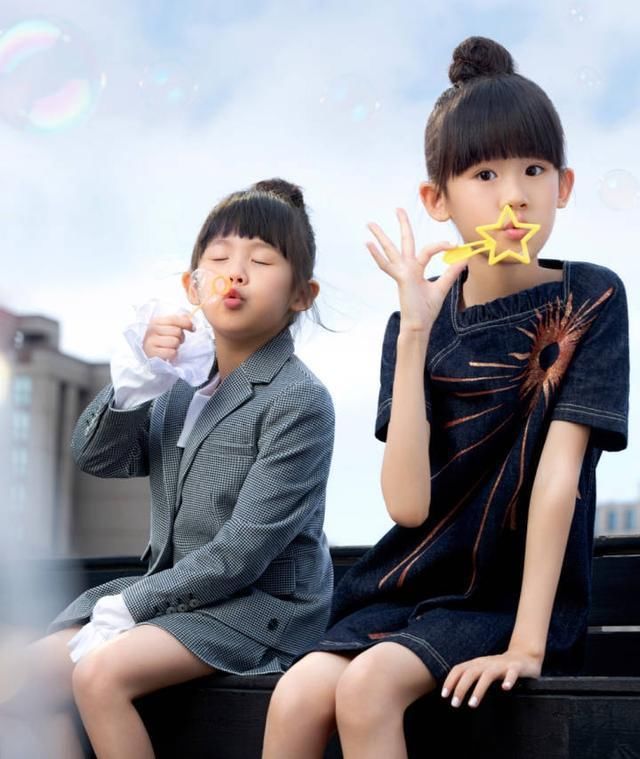 陆毅晒鲍蕾母女三人超美写真并想加入,网友帮