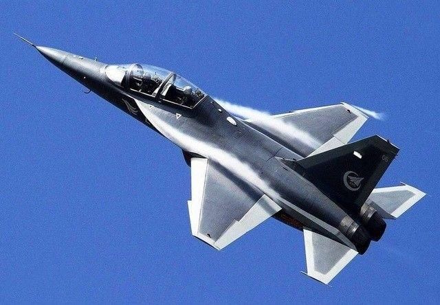 非洲赞比亚空军清一色的中国装备,刚刚又来天