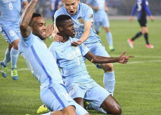 江苏苏宁新外援埃德尔来了,那么博阿基耶和拉