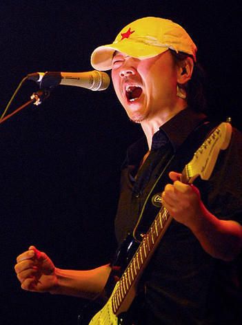 崔健小自己28岁的女友 黄幻到底有多少料