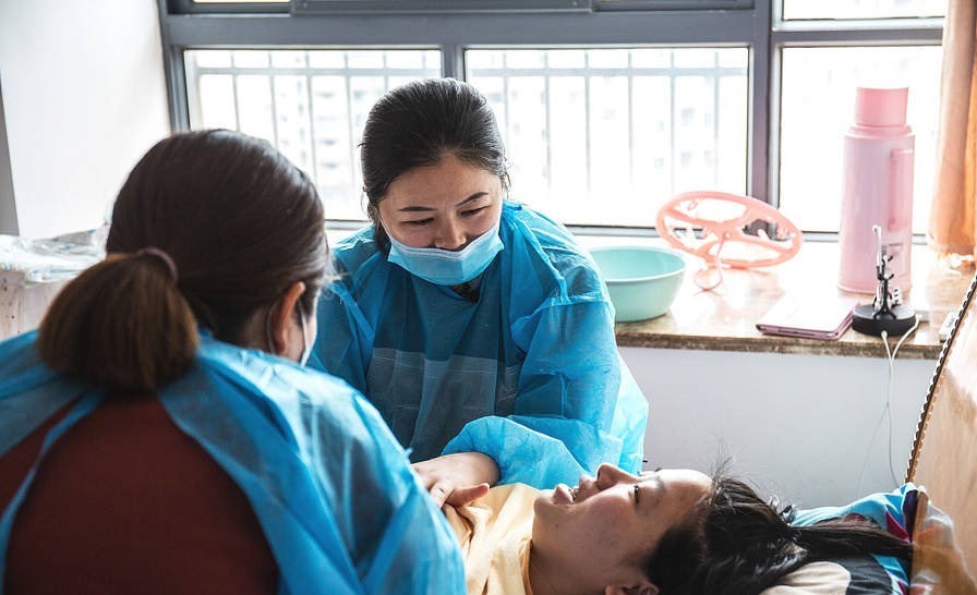 触摸过近万对乳房的上门催乳师