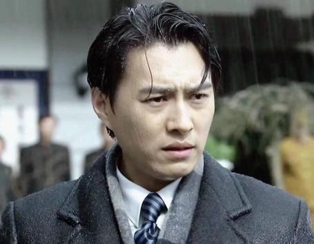 靳东演过的4部电视剧,除了《伪装者》,后三部