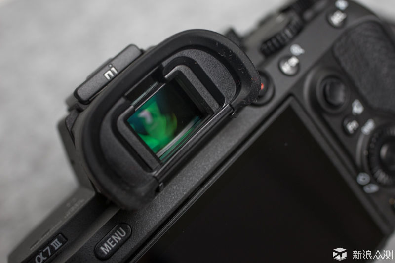 微单的春天 索尼微单全画幅新基准A7M3测评