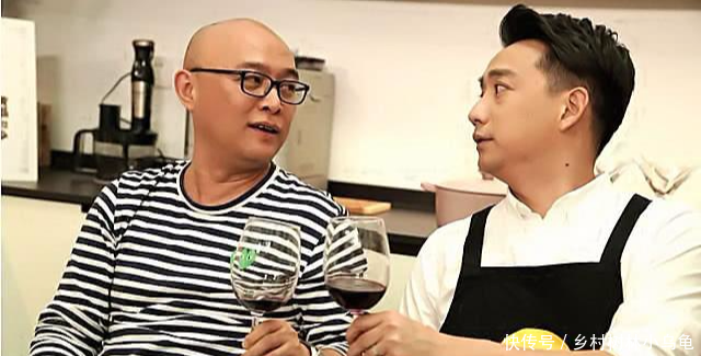 孟非黄磊火锅店开业一年倒闭,店员称没差评,网友7字说出原因