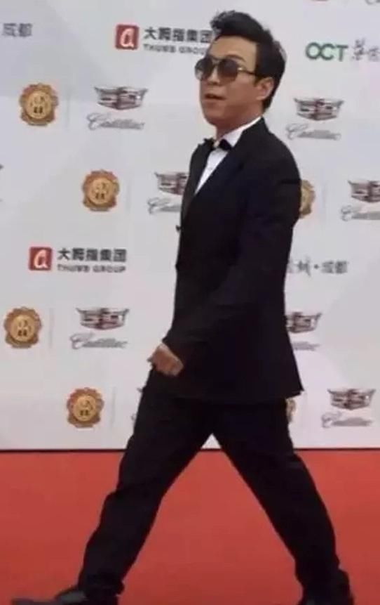 我们被骗了!当鹿晗撞上杨幂,真假身高一看便知