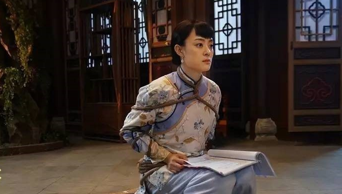 孙俪打手电苦读剧本邓超:哪有我好看