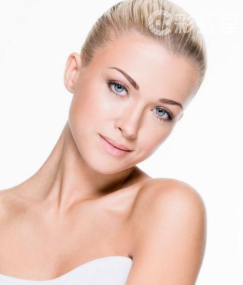 胳膊外侧的鸡皮疙瘩,医生让她这么治,绝了