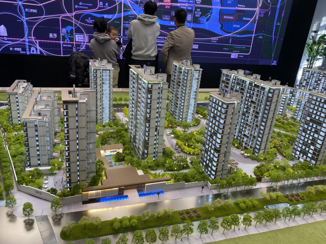 楼市新政“满月”，北京新房成交涨50%！有楼盘为抢客源打折近百万元_北京时间