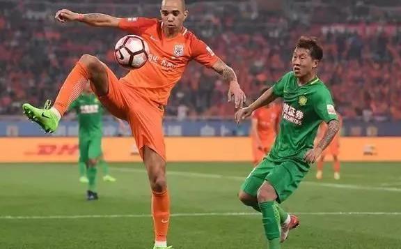 渝超联赛-重庆城市足球联赛赛程-直播比分入口正播足协杯重庆VS山东泰山 最后5分钟 没想到疯狂的进攻出现了