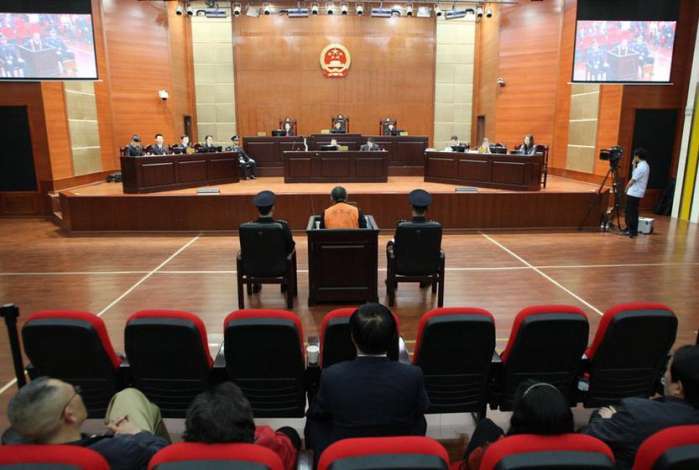 河南裕达骗贷案开庭, 注册空壳公司套走银行近