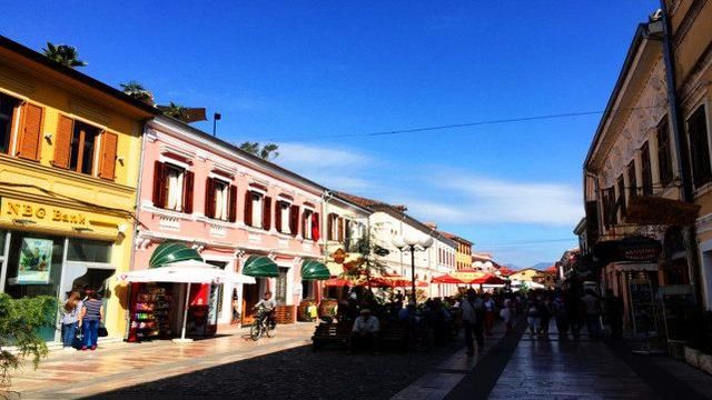 欧洲最落后的国家,比不上中国任一省,中国还曾