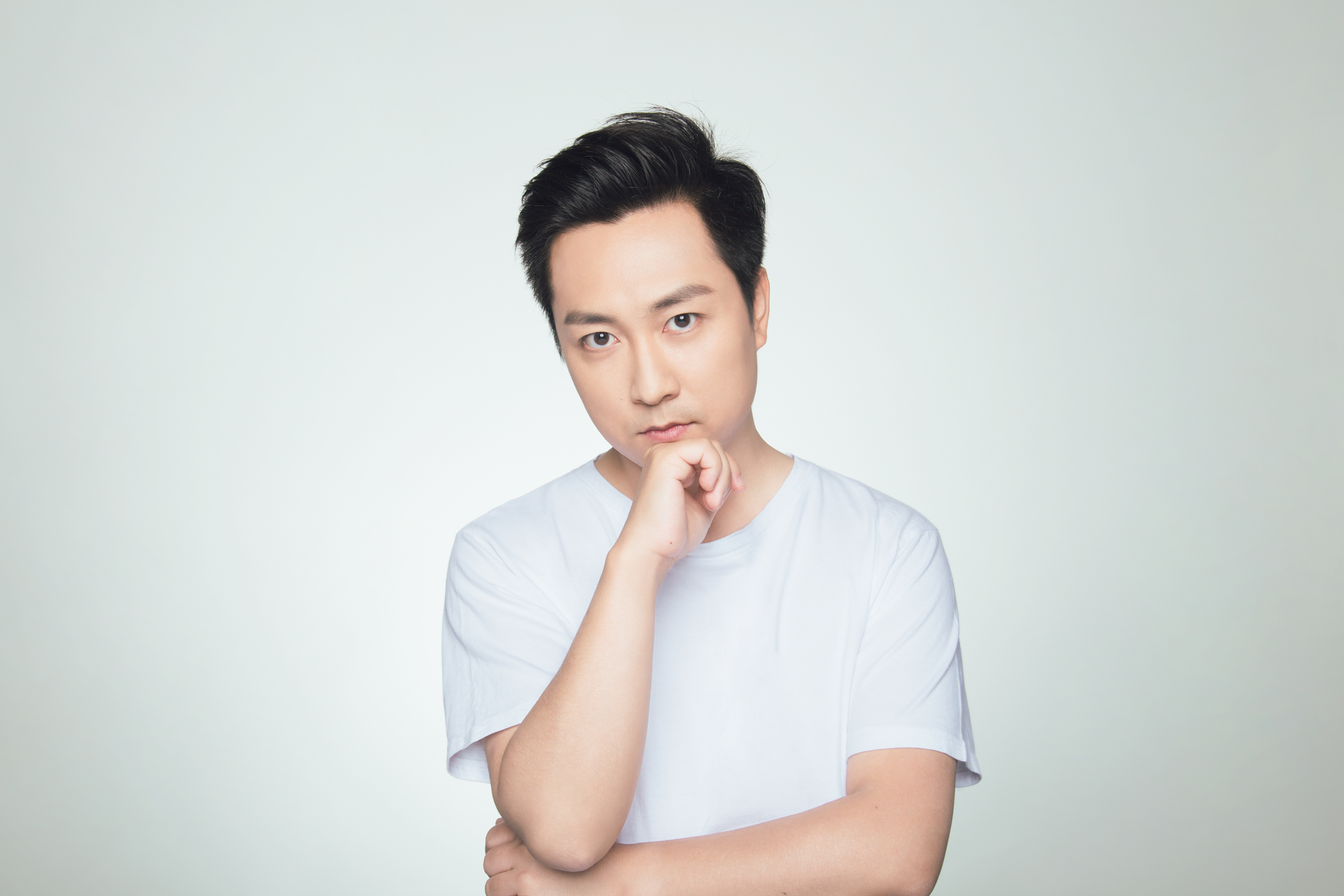 张铮，主持的节目《教育面对面》