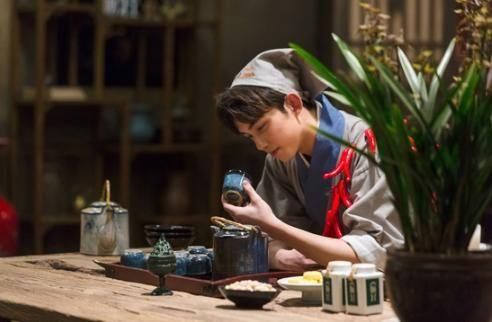 《我是大侦探》电视首播!何炅邓论脑洞大开解