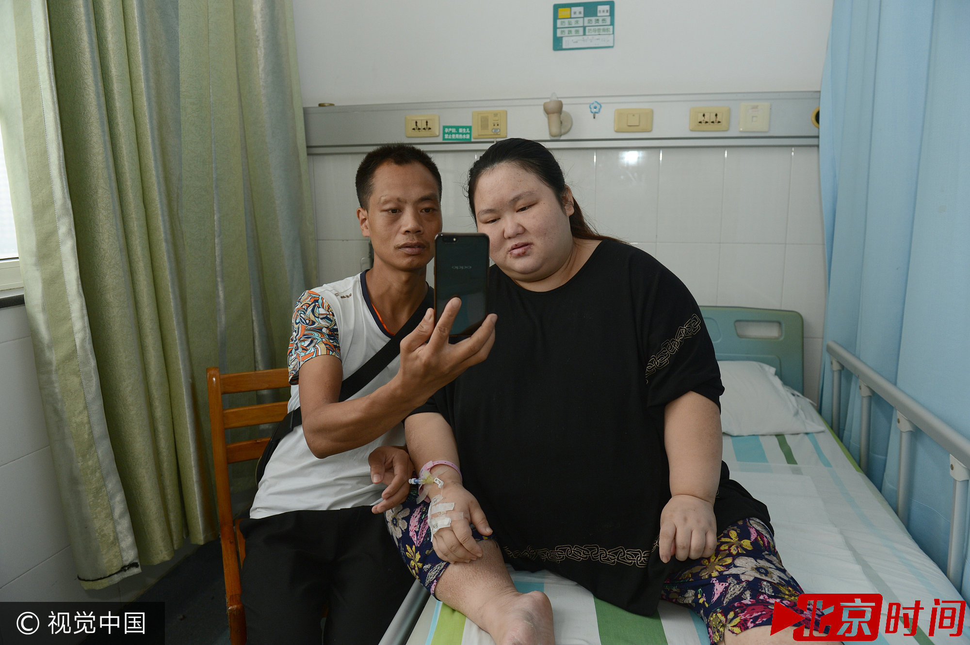 9月2日，怀孕32周的方冬梅通过剖腹产在武大中南医院产下一名1.9公斤重的男婴。