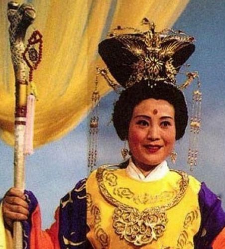 玉皇大帝老婆,和三清齐名,曾大败女娲娘娘,让如