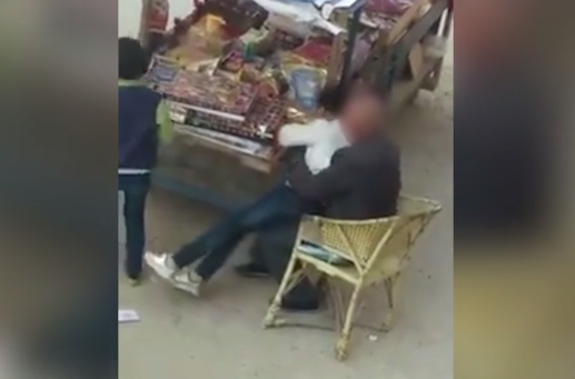 河南摆摊老人被指利用零食猥亵女童:已被拘留 河南摆摊老人被指利用零食猥亵女童:已被拘留