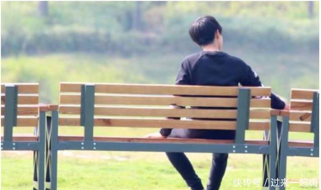 王俊凯上大学快递真多,收发室无奈之下干出这