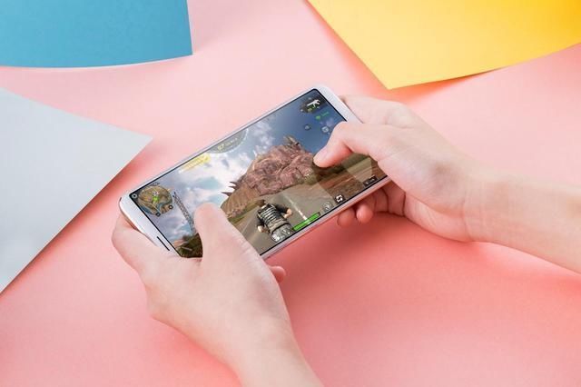 oppo r11s plus开黑吃鸡简直爽到飞起,开售半小时勇夺销量冠军!