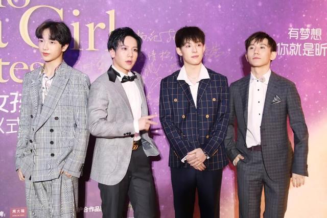 辰星娱乐&MNA偶像学院&《昕薇》杂志7月刊