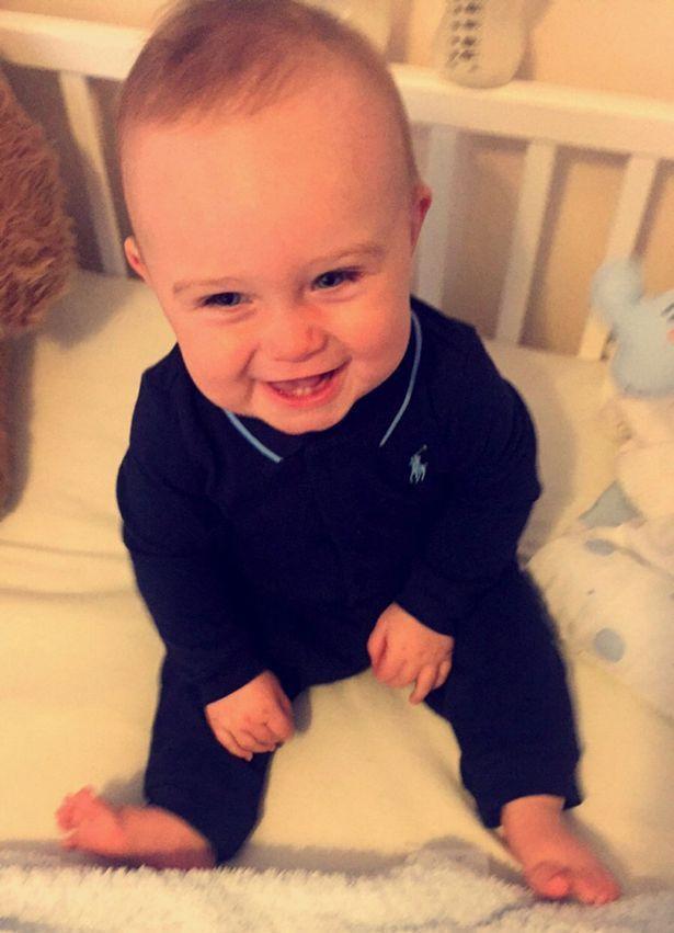 不到一岁的宝宝因病截取四肢,手术后的这表情更让人看的心痛