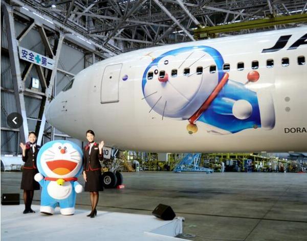 日本航空推出哆啦a梦彩绘飞机 特供中国航线