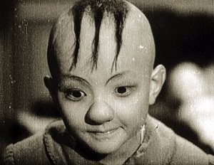 《流星花园》分手雨戏 沈月的刘海就像《三毛流浪记》里的小男孩