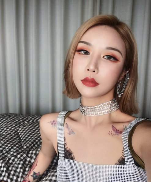 人设崩塌!邶也邶被激怒曝光胡一天录音 网友:这