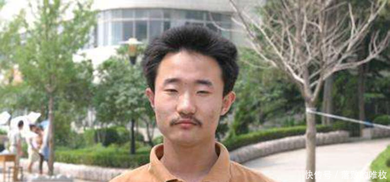 他是中国最牛的高考状元,高考成绩749分,离满