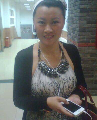 赵海燕一家人海边度假,生活照好时尚,儿子长得帅很像苏有朋! 赵海燕一家人海边度假,生活照好时尚,儿子长得帅很像苏有朋!