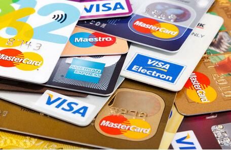 马云:以后买手机别掏钱了,玩爽再给!芝麻分够了