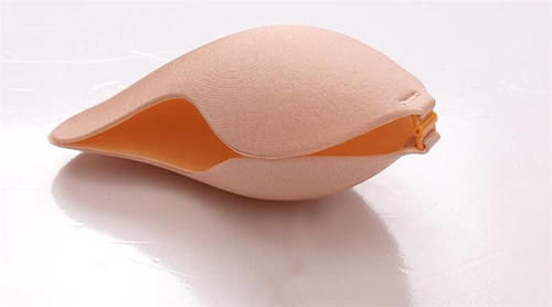 女生吊带裙里应该穿什么内衣,才不会让这个夏