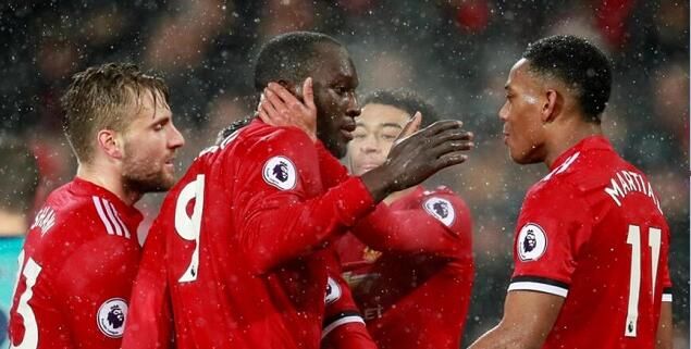 卢卡库头球建功,曼联主场1-0小胜伯恩茅斯