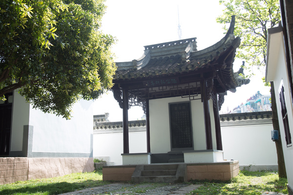 《陋室铭》是唐代文学家,哲学家刘禹锡任和州(今安徽和县)刺史时在