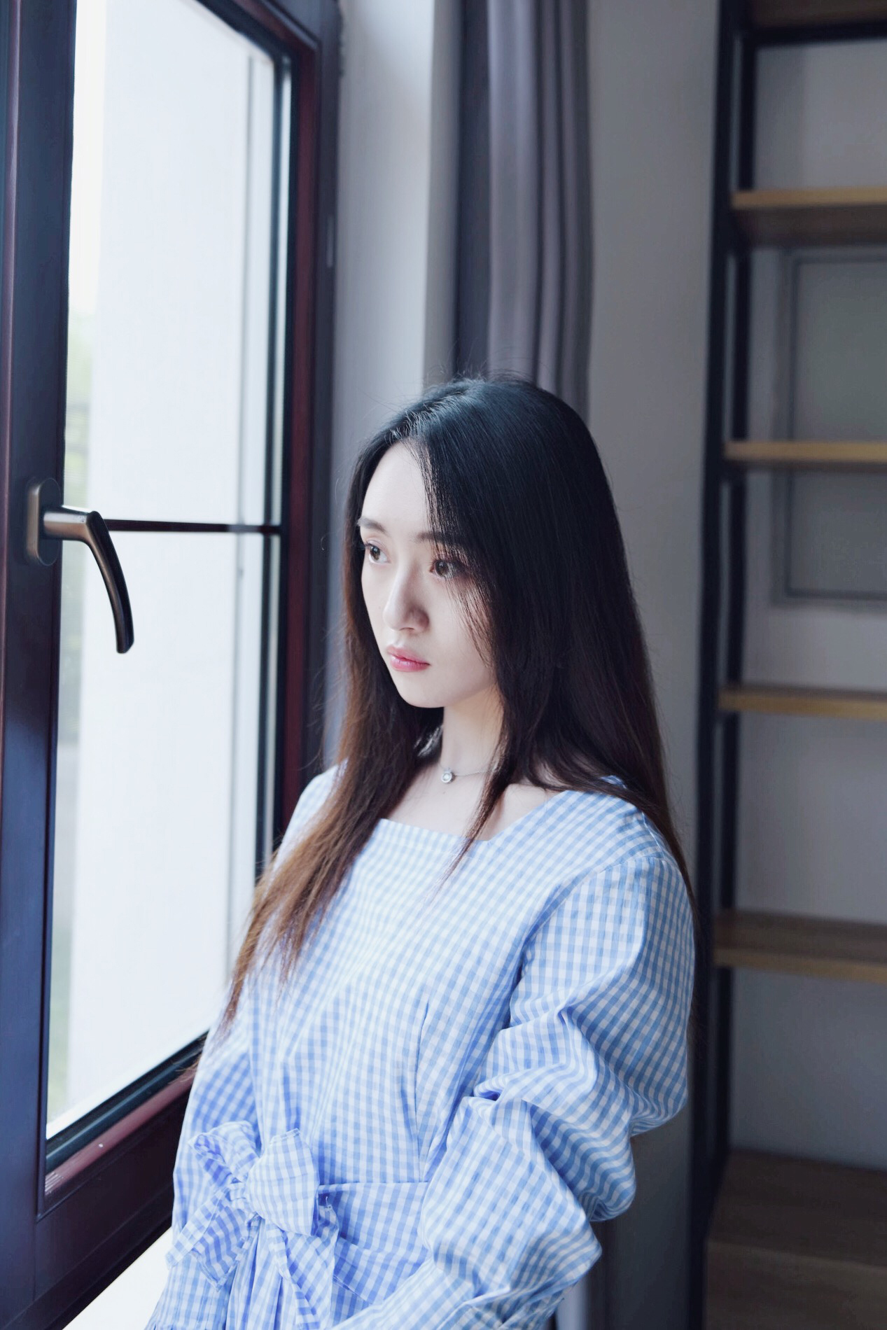 刘思辰夏日写真来袭 清晨的七月灵动少女