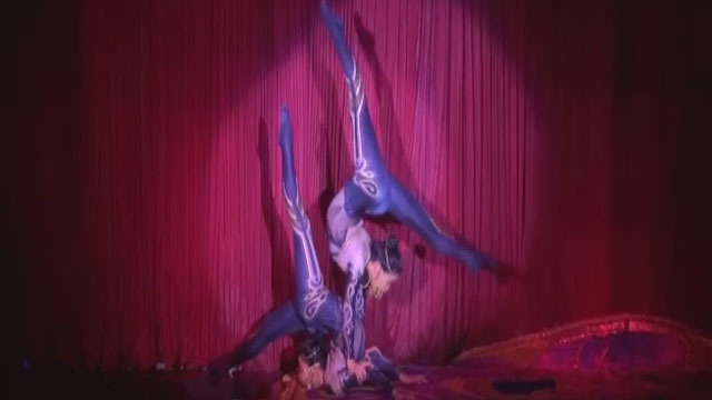 2017年北京金秋优秀剧目展演 语言杂技剧《北京》亮相