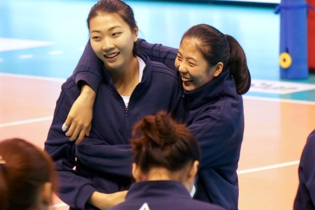 女排联赛再证伪职业!袁心玥曾春蕾领衔转会4强