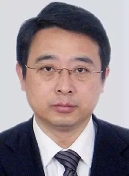 委员,常委,提名为阜新市副市长候选人;甄杰同志不再担任阜新市委副