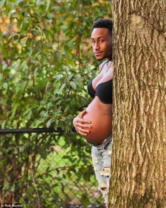 丈夫怀孕了? 美国夫妇的这张借位孕照引关注