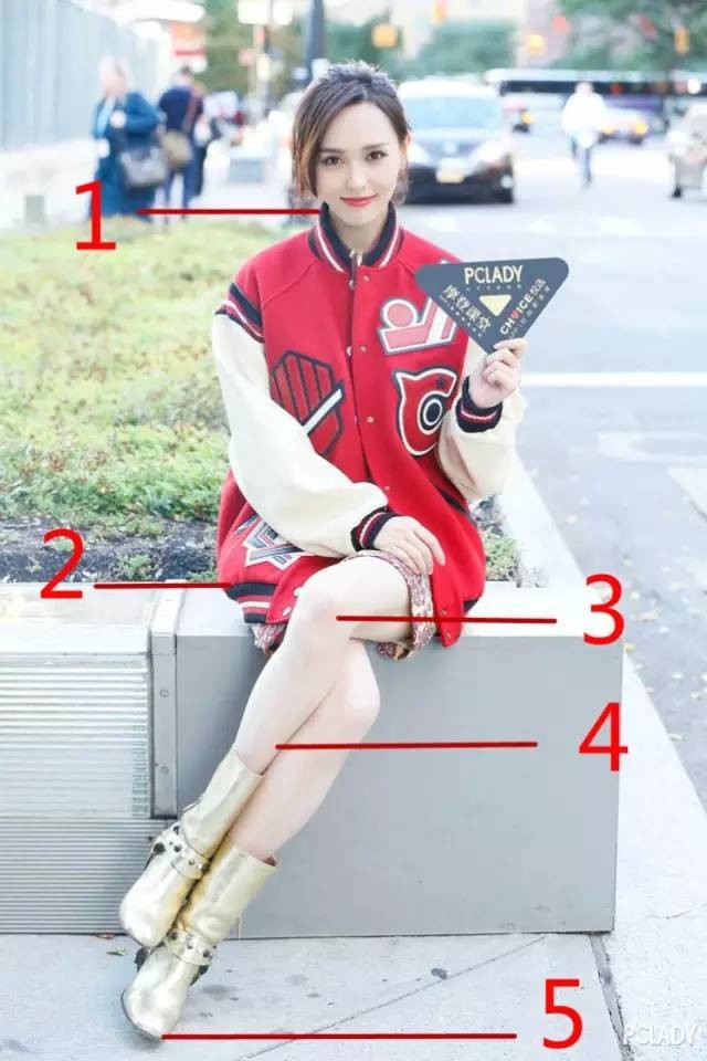 显腿长的坐姿 t019a4ae13bce8b2fae.jpg?size=640x960