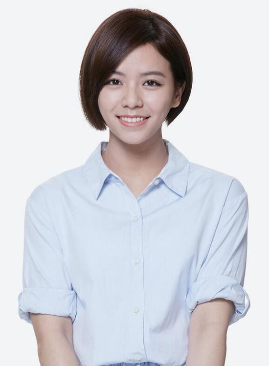 宋芸桦儿童节晒小时候的萌照 表情满脸都是戏