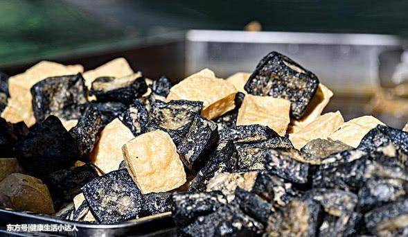 30岁女子肝癌离世,生前从不喝酒,偏爱吃一种毒